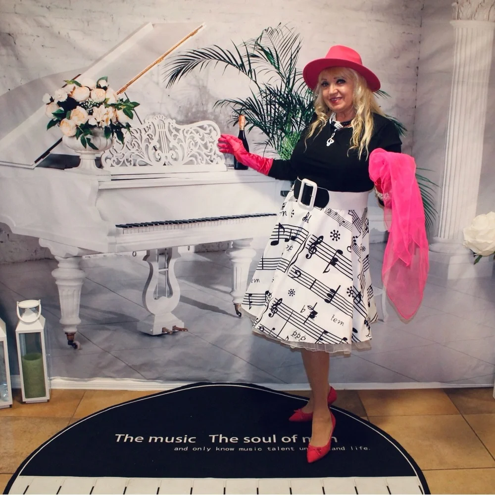 White piano vinyl background size 10x6,5 feet